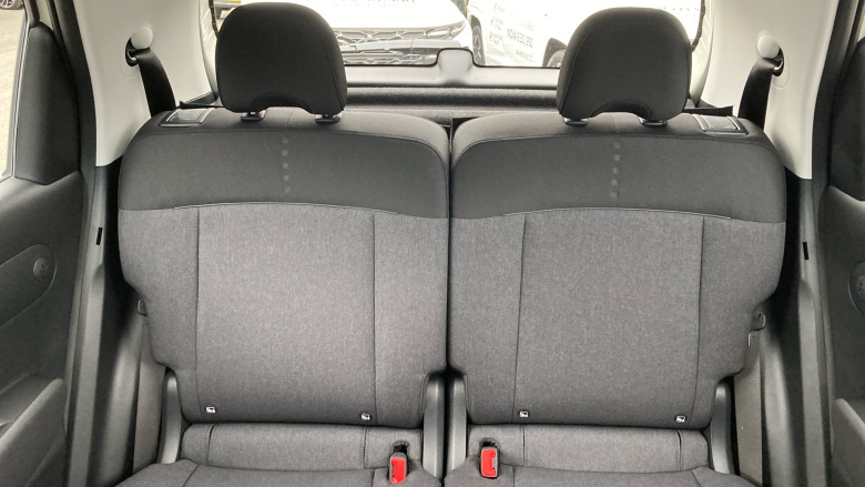 Hyundai INSTER 85kW 02 49kWh 5dr Auto Electric Hatchback